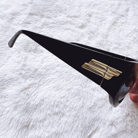 Faye Mirrored Purple with Black Rim Sunglasses - Picture 7 of 16